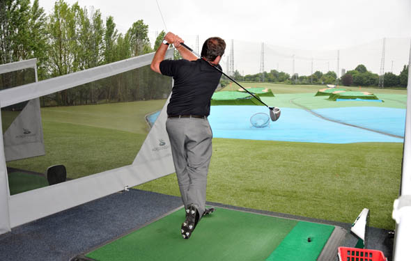 DRIVING RANGE - World of Golf London : World of Golf London