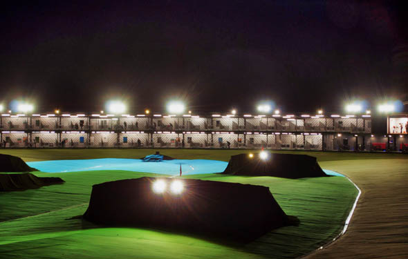 DRIVING RANGE - World of Golf London : World of Golf London